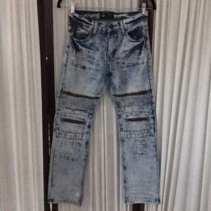 Road Narrows born in NYC jeans